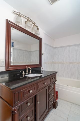 11 Mark St, Natick, MA 01760