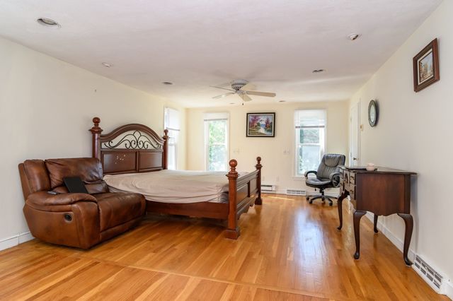 11 Mark St, Natick, MA 01760