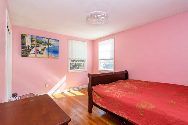 11 Mark St, Natick, MA 01760