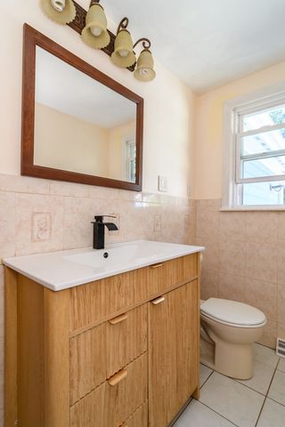11 Mark St, Natick, MA 01760