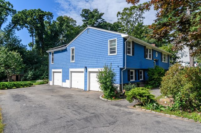 11 Mark St, Natick, MA 01760