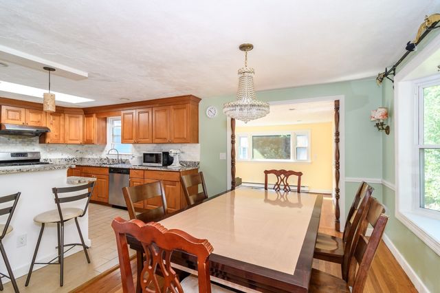 11 Mark St, Natick, MA 01760