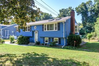 11 Mark St, Natick, MA 01760