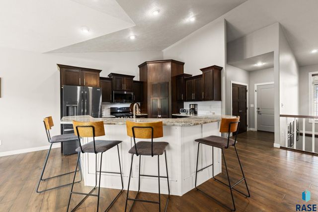 7905 S Sunny Oak Cir Circle, Sioux Falls, SD 57108
