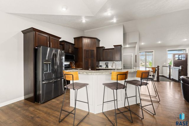 7905 S Sunny Oak Cir Circle, Sioux Falls, SD 57108