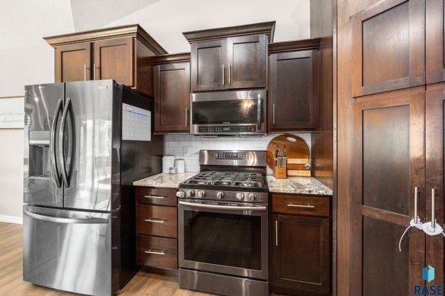 7905 S Sunny Oak Cir Circle, Sioux Falls, SD 57108
