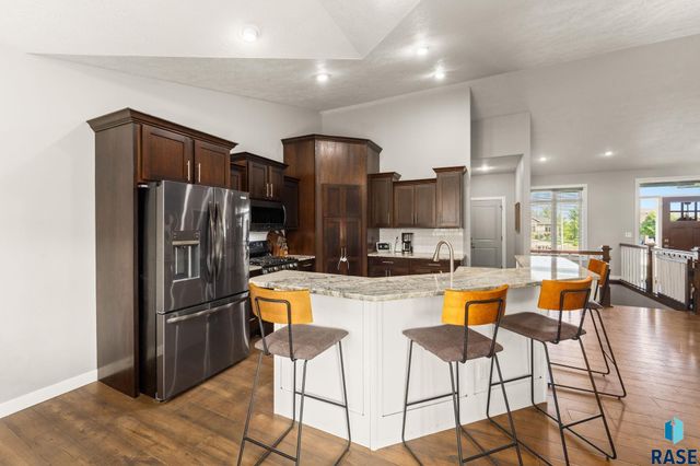 7905 S Sunny Oak Cir Circle, Sioux Falls, SD 57108