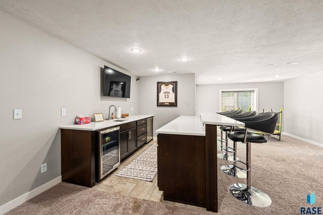 7905 S Sunny Oak Cir Circle, Sioux Falls, SD 57108