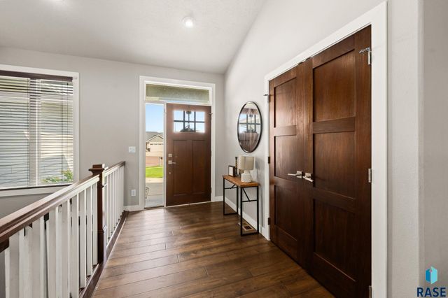 7905 S Sunny Oak Cir Circle, Sioux Falls, SD 57108
