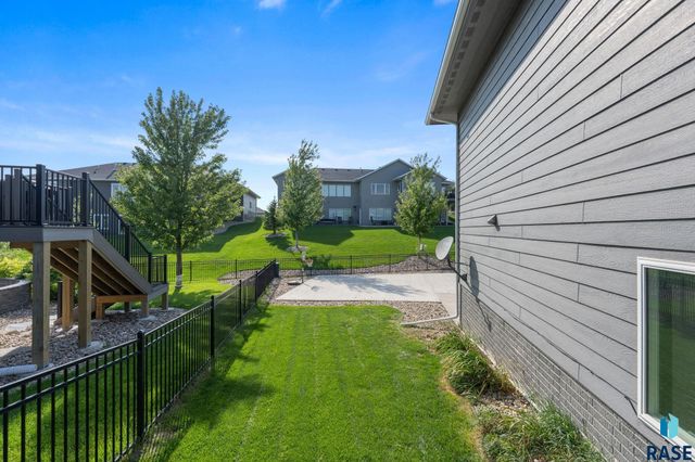 7905 S Sunny Oak Cir Circle, Sioux Falls, SD 57108