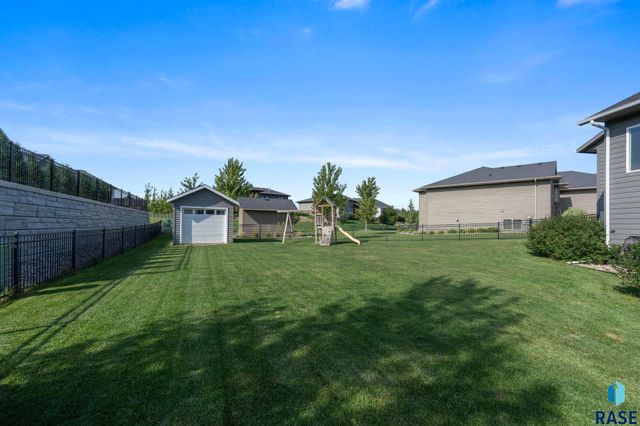 7905 S Sunny Oak Cir Circle, Sioux Falls, SD 57108