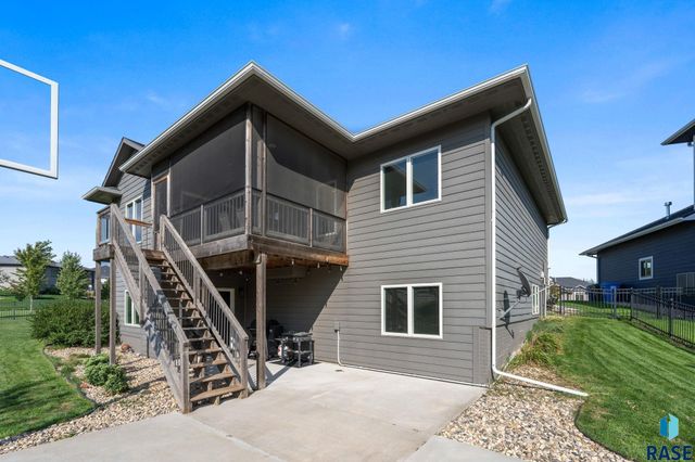 7905 S Sunny Oak Cir Circle, Sioux Falls, SD 57108