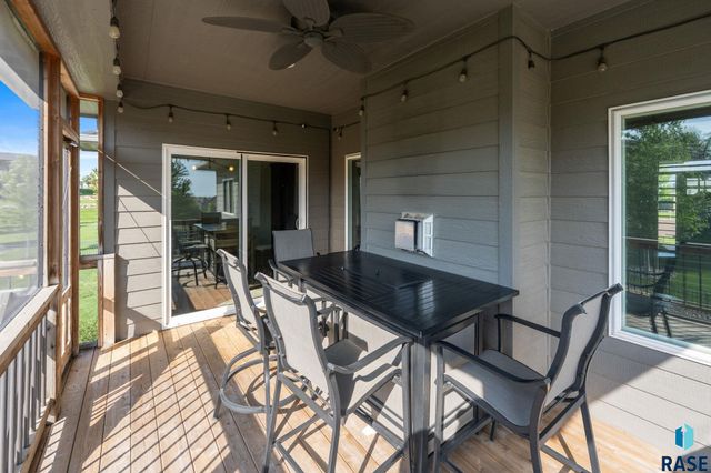 7905 S Sunny Oak Cir Circle, Sioux Falls, SD 57108
