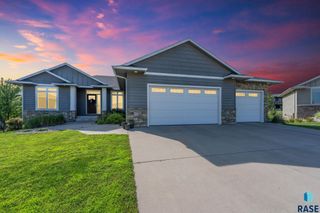 7905 S Sunny Oak Cir Circle, Sioux Falls, SD 57108