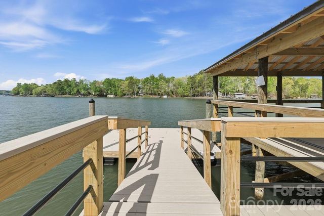 21225 Lake Run Drive, Charlotte, NC 28278