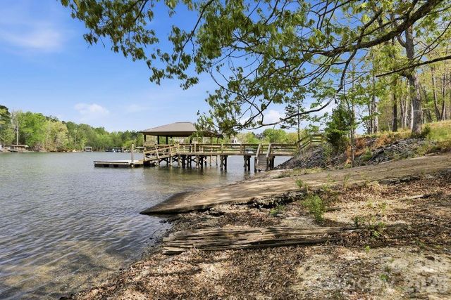 21225 Lake Run Drive, Charlotte, NC 28278