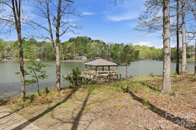 21225 Lake Run Drive, Charlotte, NC 28278