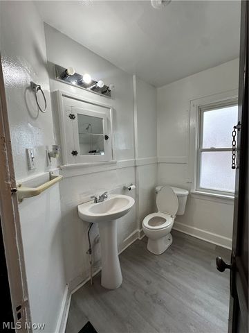 1286 E 152nd Street, East Cleveland, OH 44112