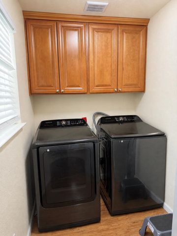 2127 N Funston Ave, Stockton, CA 95205