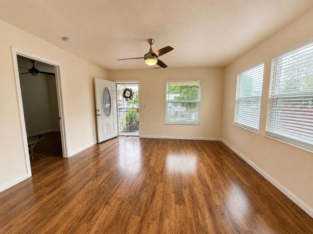 2127 N Funston Ave, Stockton, CA 95205