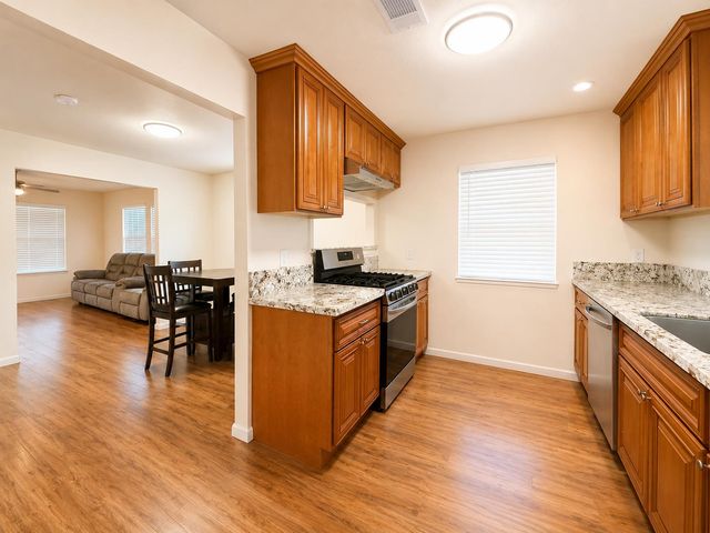 2127 N Funston Ave, Stockton, CA 95205