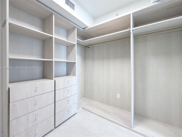 1300 Brickell Bay Dr 3100, Miami, FL 33131