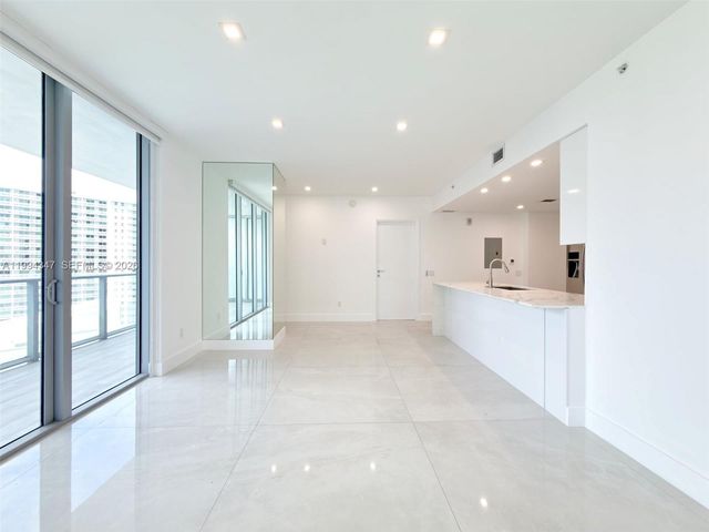 1300 Brickell Bay Dr 3100, Miami, FL 33131