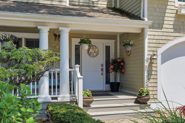 71 Mc Cue, Babylon, NY 11702