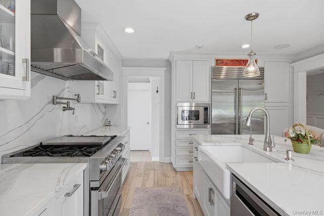 71 Mc Cue, Babylon, NY 11702