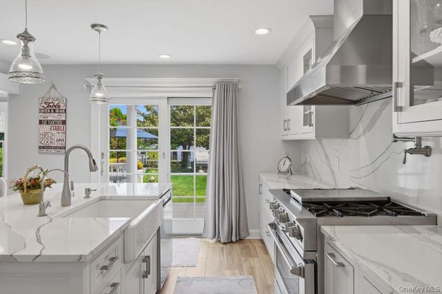 71 Mc Cue, Babylon, NY 11702