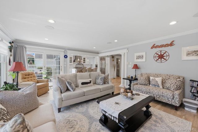 71 Mc Cue, Babylon, NY 11702