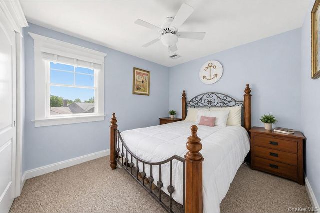 71 Mc Cue, Babylon, NY 11702