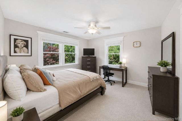 71 Mc Cue, Babylon, NY 11702