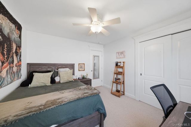 71 Mc Cue, Babylon, NY 11702