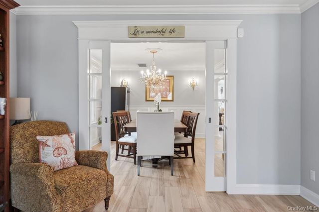 71 Mc Cue, Babylon, NY 11702