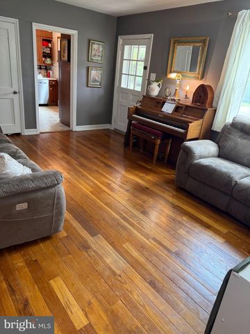 703 W 4TH AVE., Parkesburg, PA 19365