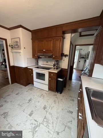 703 W 4TH AVE., Parkesburg, PA 19365