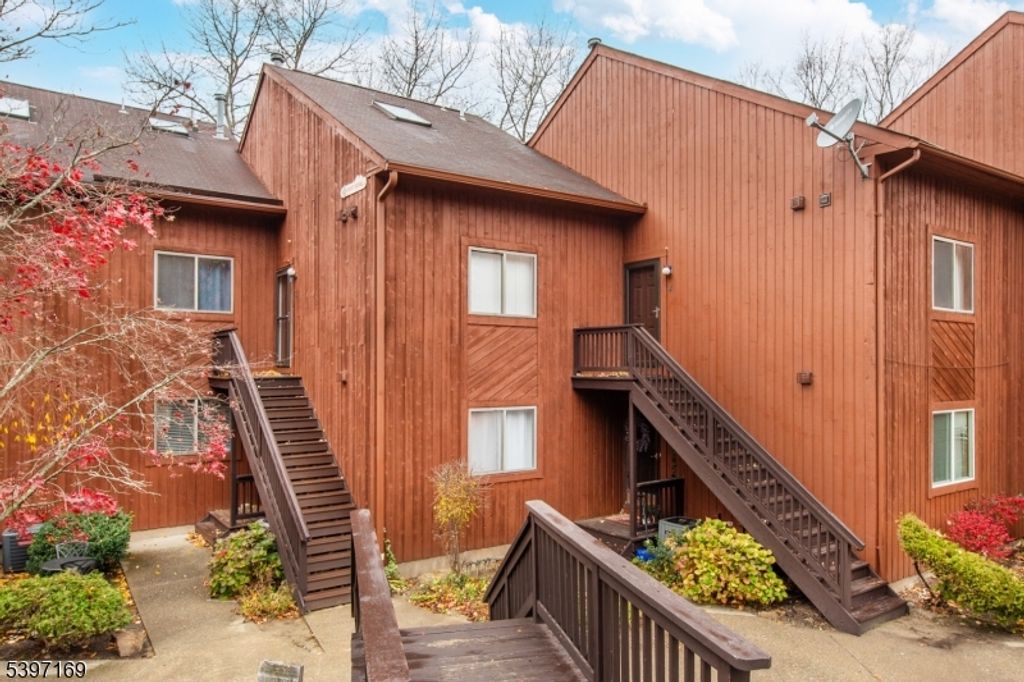3 Port Royal Dr Unit 4 4, Vernon Twp., NJ 07462