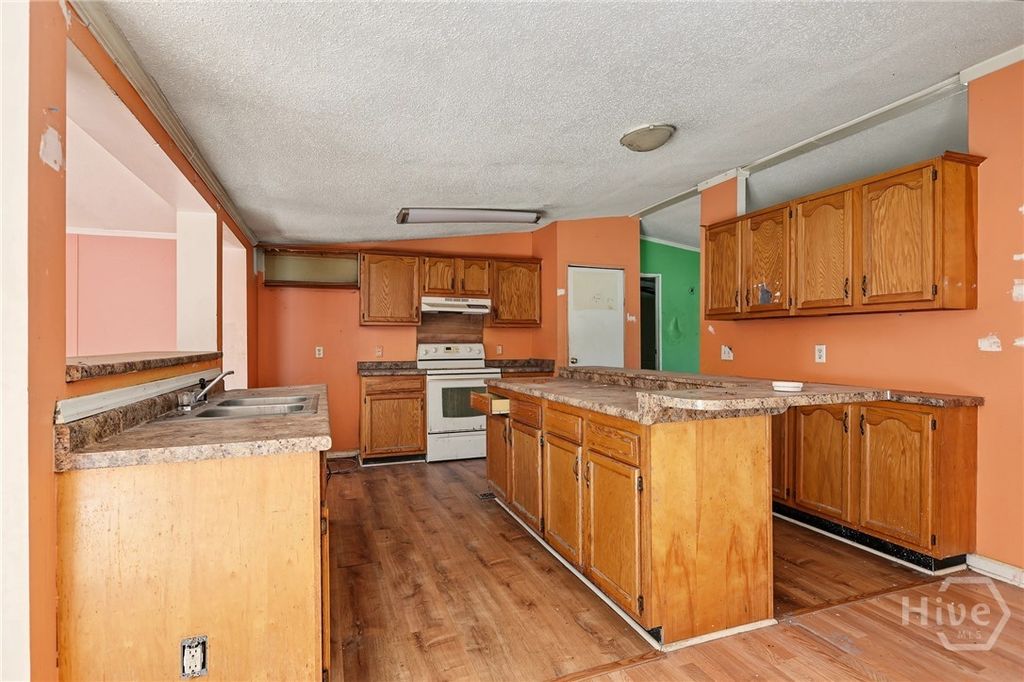 Image 10 of property listing at 112 Stonesthrow Court, Guyton, GA 31312