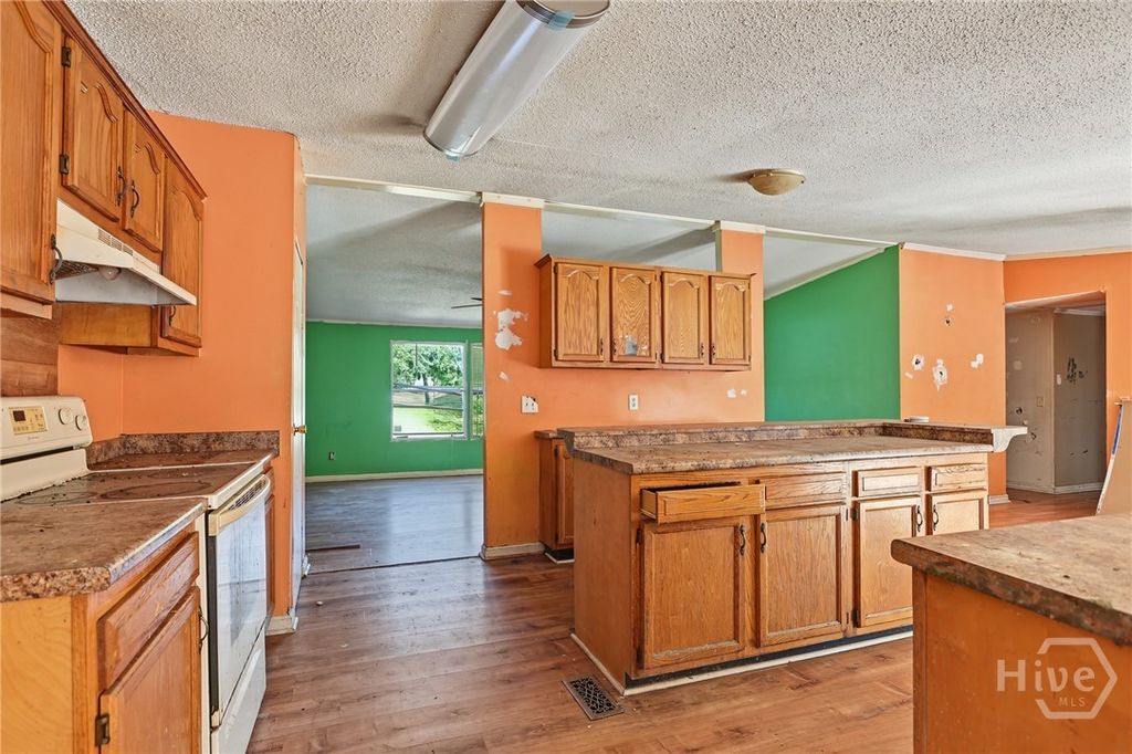 Image 13 of property listing at 112 Stonesthrow Court, Guyton, GA 31312