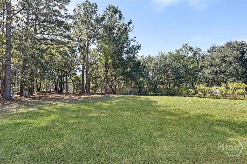 Image 31 of property listing at 112 Stonesthrow Court, Guyton, GA 31312