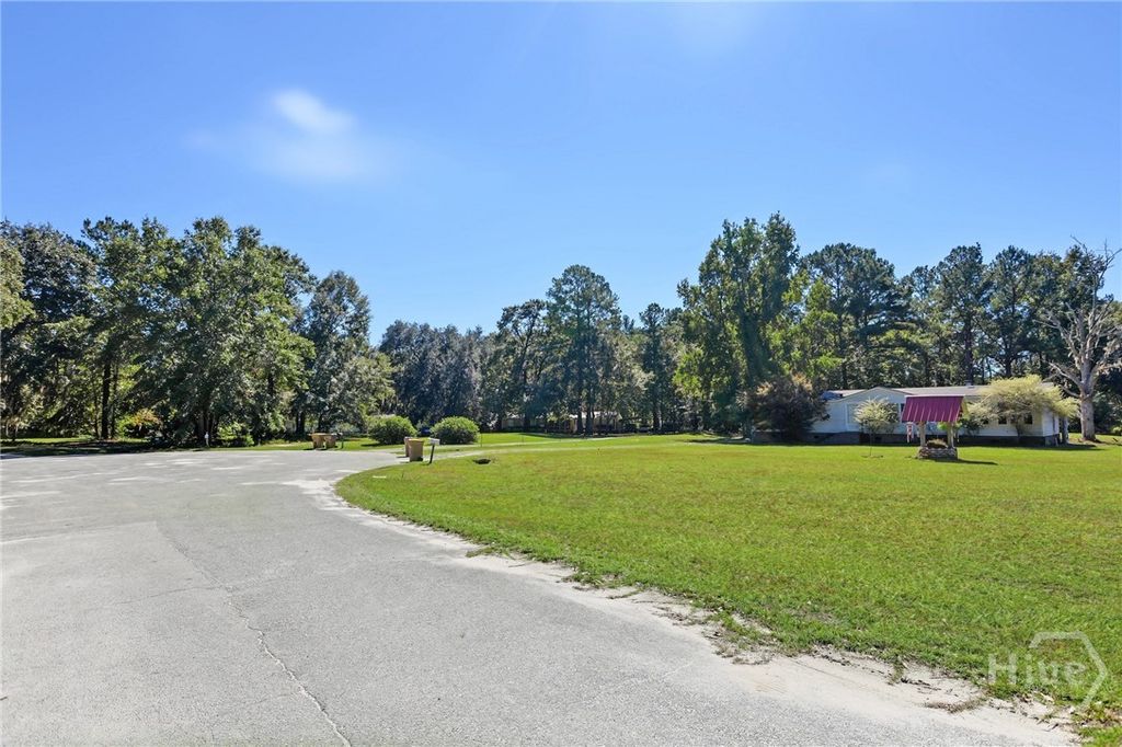Image 36 of property listing at 112 Stonesthrow Court, Guyton, GA 31312