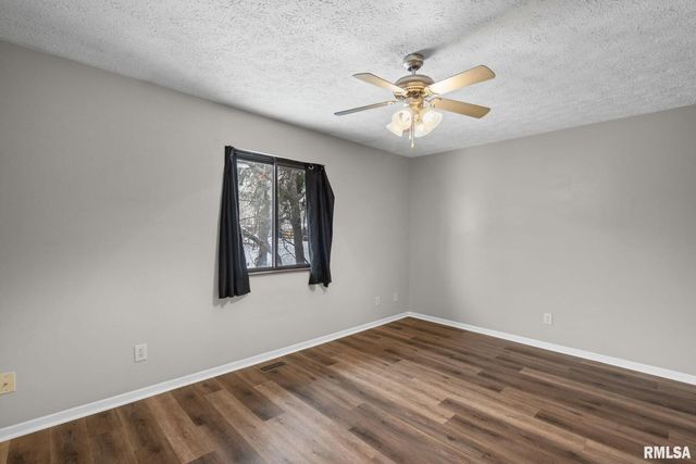 4015 LILLIE Avenue 108, Davenport, IA 52806