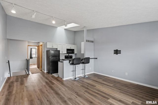 4015 LILLIE Avenue 108, Davenport, IA 52806