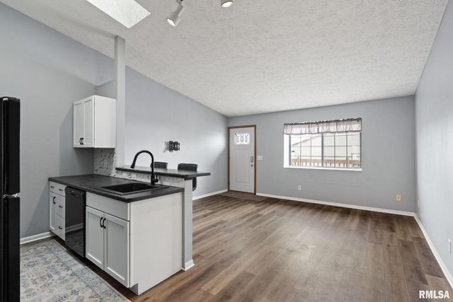 4015 LILLIE Avenue 108, Davenport, IA 52806