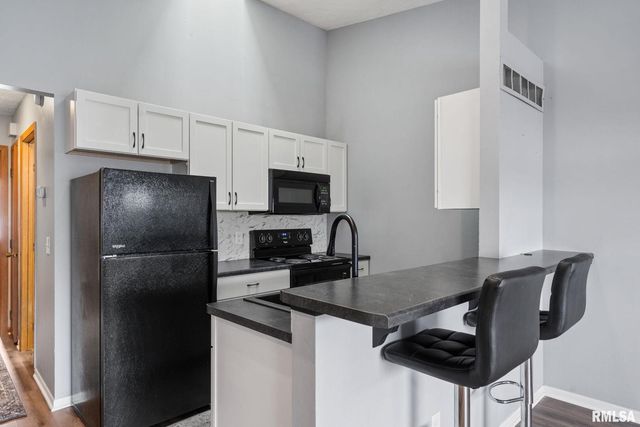 4015 LILLIE Avenue 108, Davenport, IA 52806