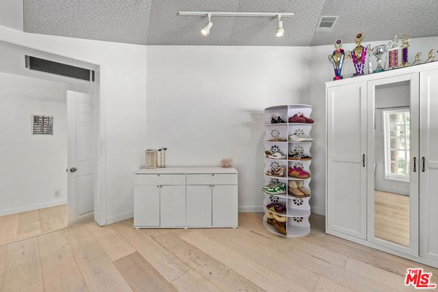 3614 Malibu Country Drive, Malibu, CA 90265