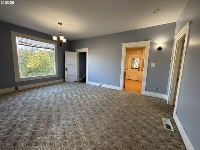 503 Se CHADWICK St, Roseburg, OR 97470