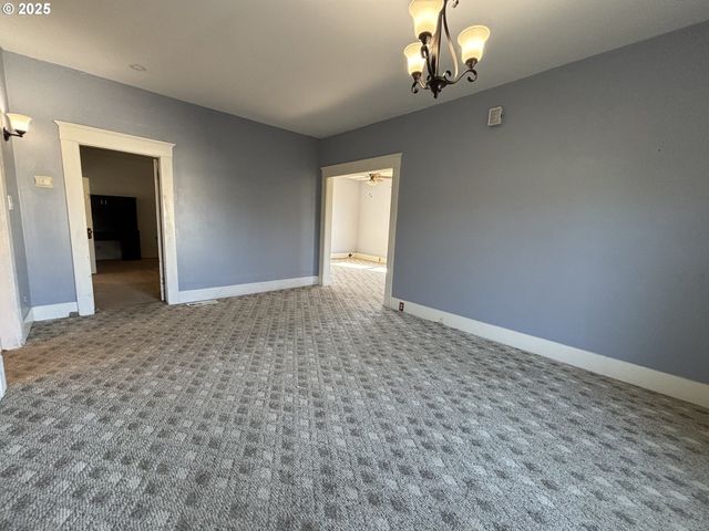 503 Se CHADWICK St, Roseburg, OR 97470