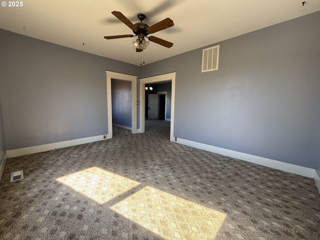 503 Se CHADWICK St, Roseburg, OR 97470